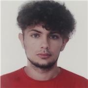 Me defino como una persona extrovertida, con muchas ganas de formar a otros amantes de la escritura